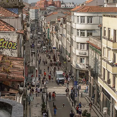 Hostel Travel & Live