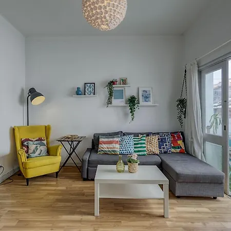 Hostel Travel & Live