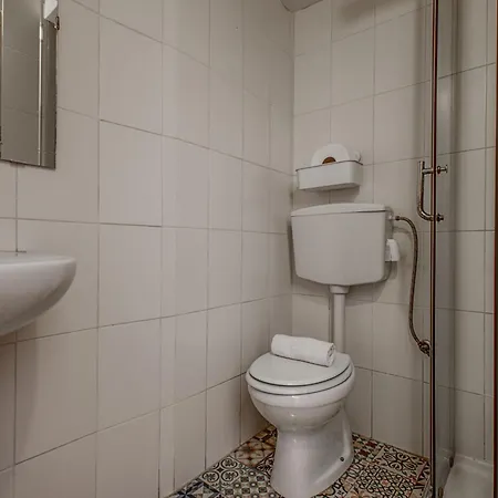 Travel & Live Hostel Porto
