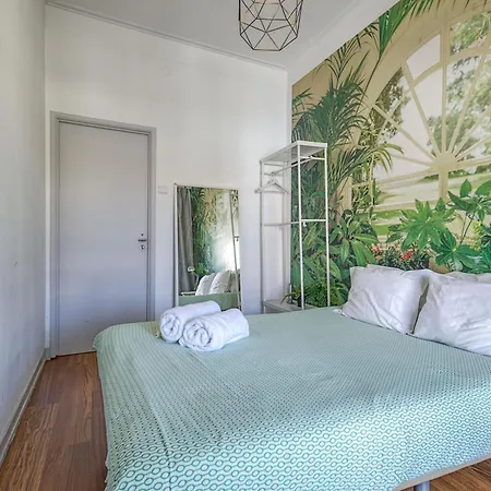 Travel & Live Hostel Porto