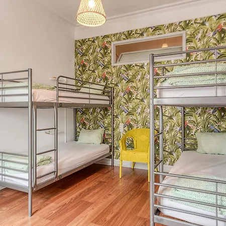 Auberge de jeunesse Travel & Live *