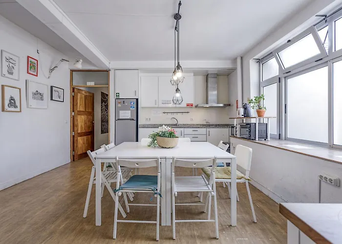 Travel & Live 호스텔